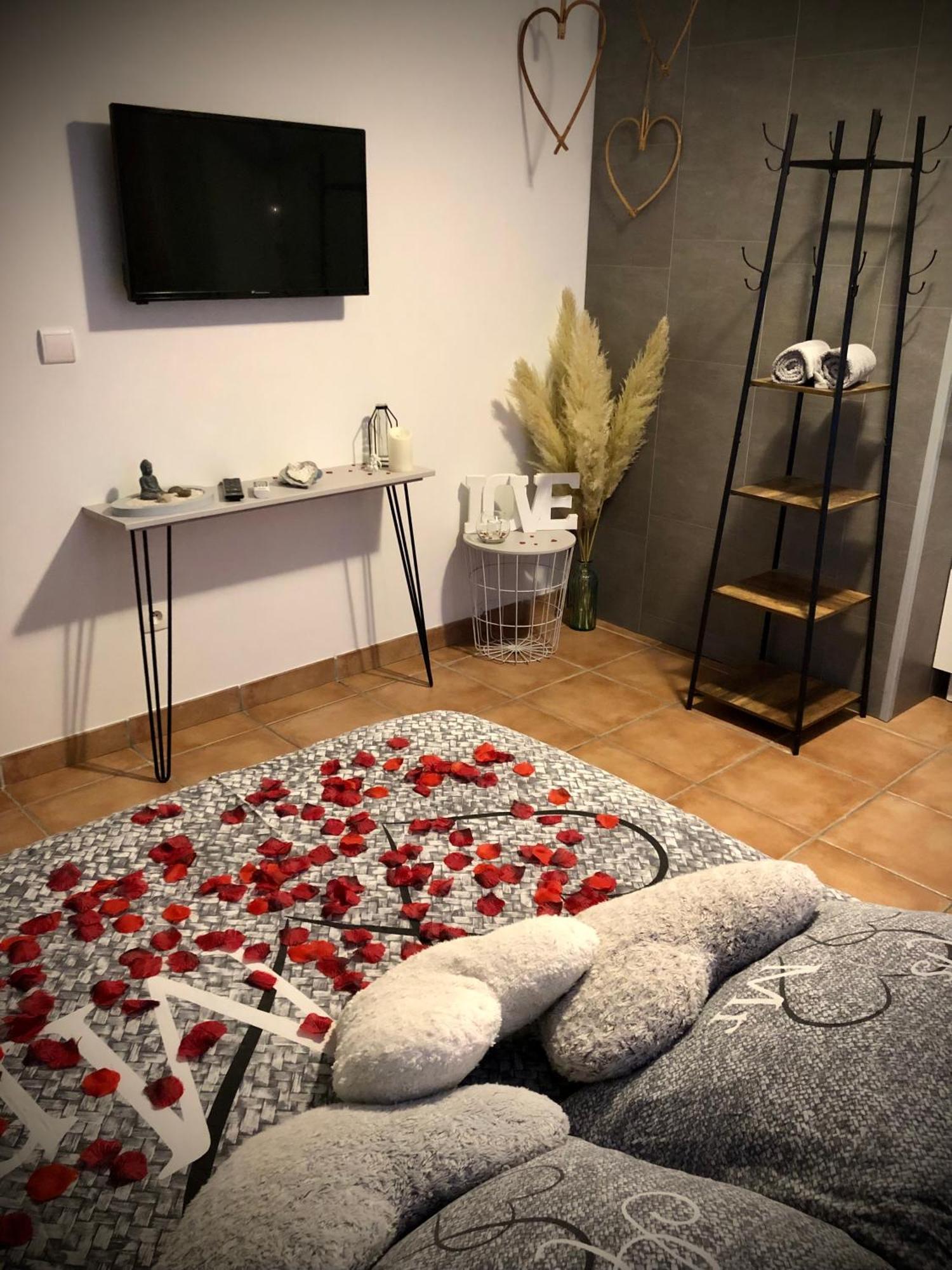 Une Pause Douceur - Suite Orchidee Eyguières Dış mekan fotoğraf